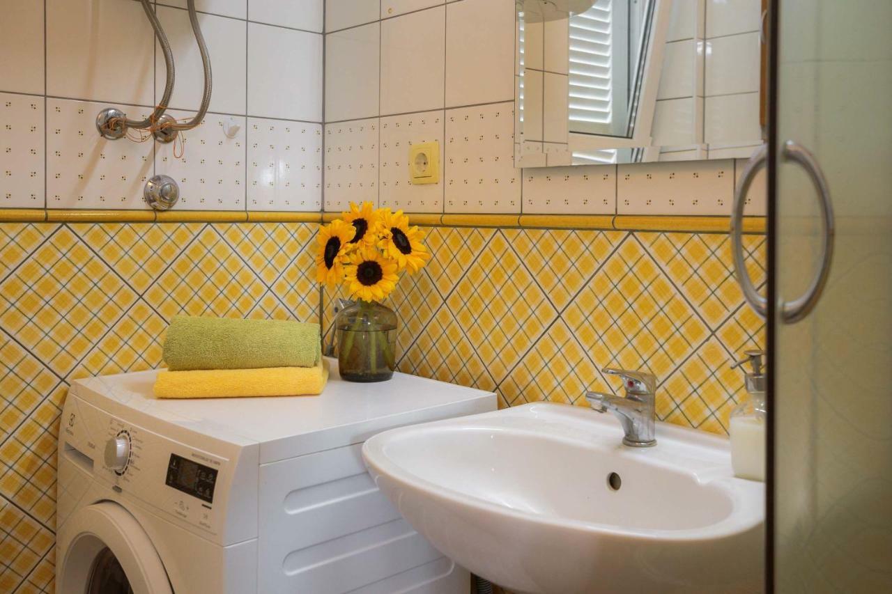Otium Apartment Kastela Bagian luar foto
