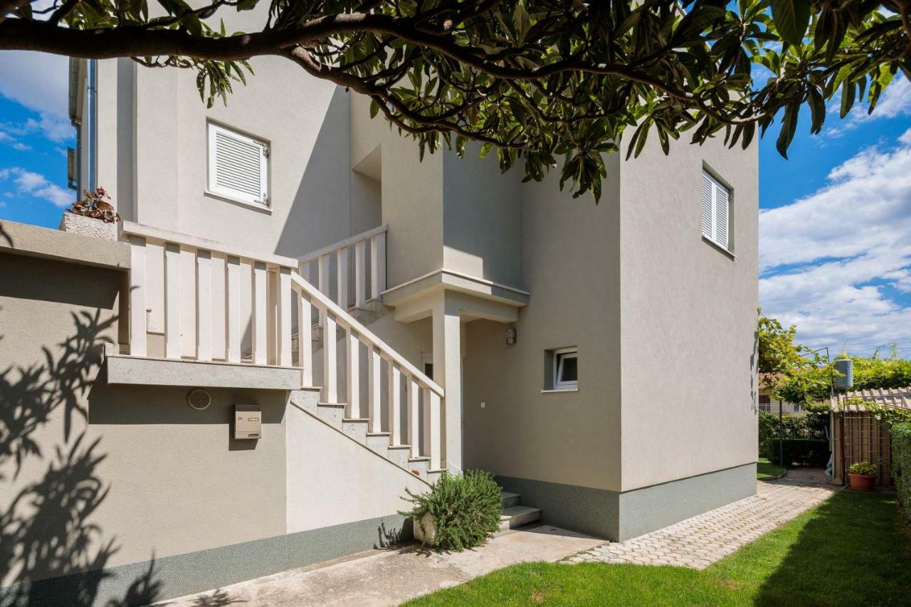 Otium Apartment Kastela Bagian luar foto