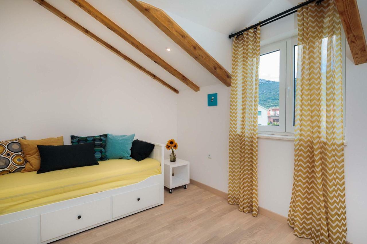 Otium Apartment Kastela Bagian luar foto