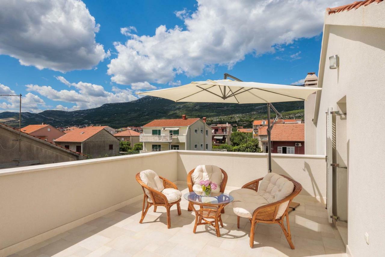 Otium Apartment Kastela Bagian luar foto