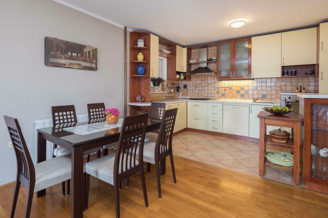 Otium Apartment Kastela Bagian luar foto