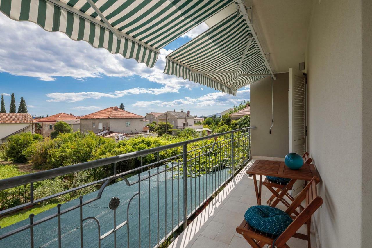 Otium Apartment Kastela Bagian luar foto