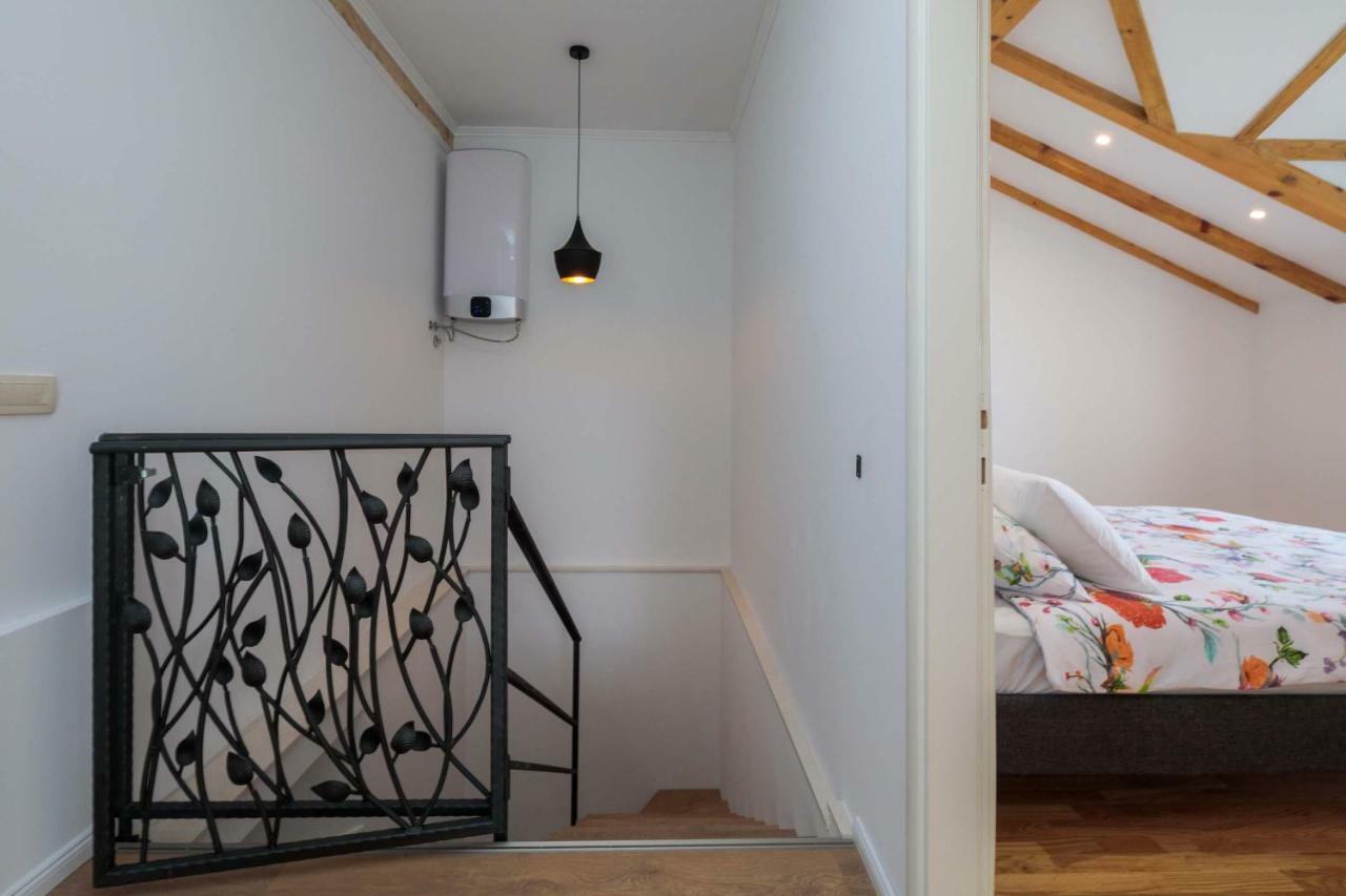 Otium Apartment Kastela Bagian luar foto